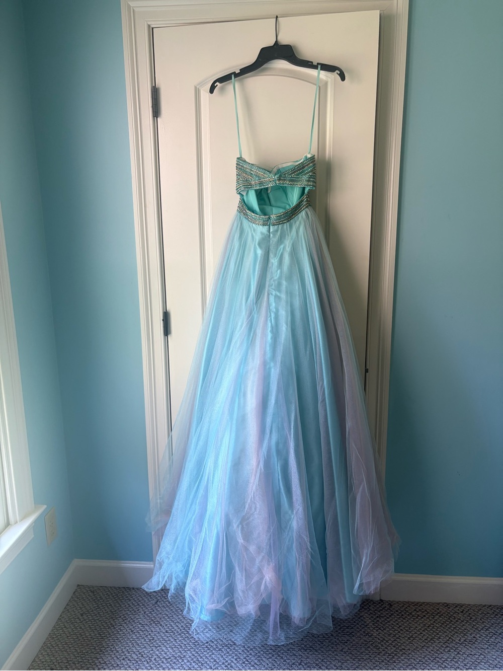 MADISON JAMES - Picture 2 of 5